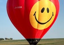 Unser Smiley Ballon bei der Landung im Raum Bad  Mergentheim