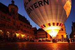 Heißluftballon auf Veranstaltung.