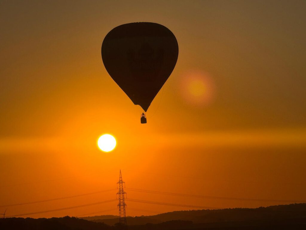 Ballonfahrt im Sonnenuntergang